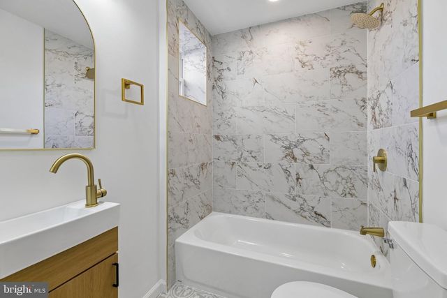 21 E SILVER ST, Philadelphia, PA 19134