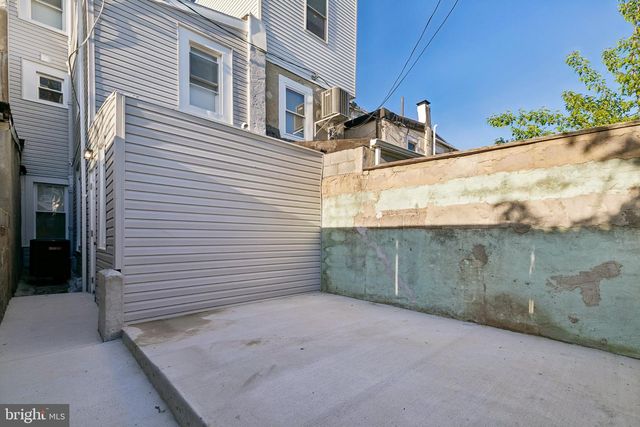 21 E SILVER ST, Philadelphia, PA 19134