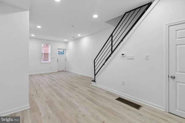 21 E SILVER ST, Philadelphia, PA 19134