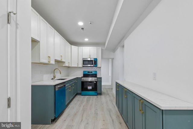 21 E SILVER ST, Philadelphia, PA 19134
