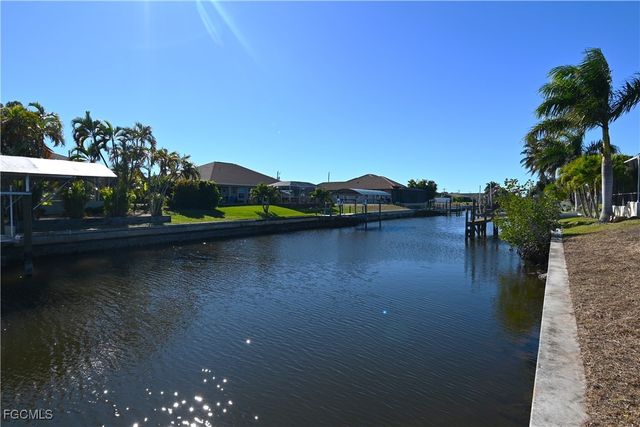 524 Mohawk PKWY, Cape Coral, FL 33914