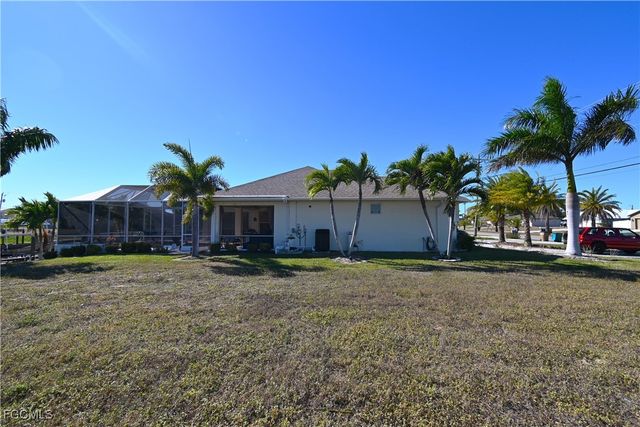 524 Mohawk PKWY, Cape Coral, FL 33914