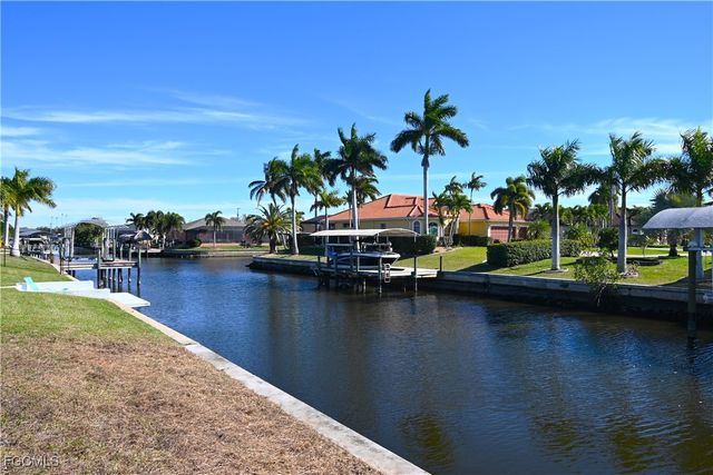 524 Mohawk PKWY, Cape Coral, FL 33914