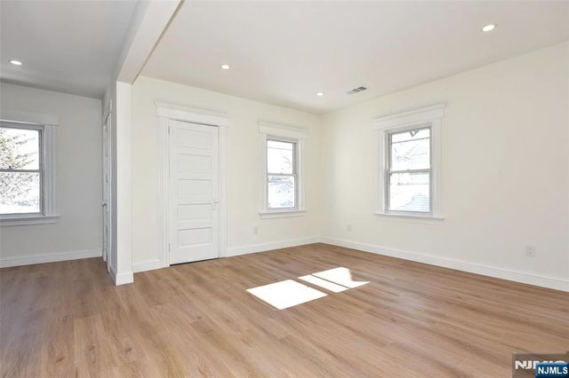 383 Lafayette Avenue 2nd floor, Hawthorne, NJ 07506