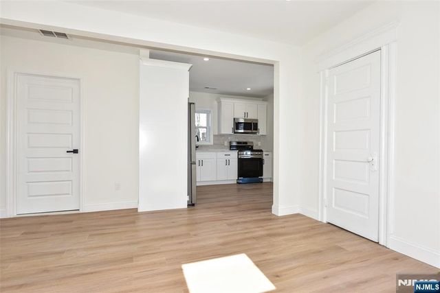 383 Lafayette Avenue 2nd floor, Hawthorne, NJ 07506