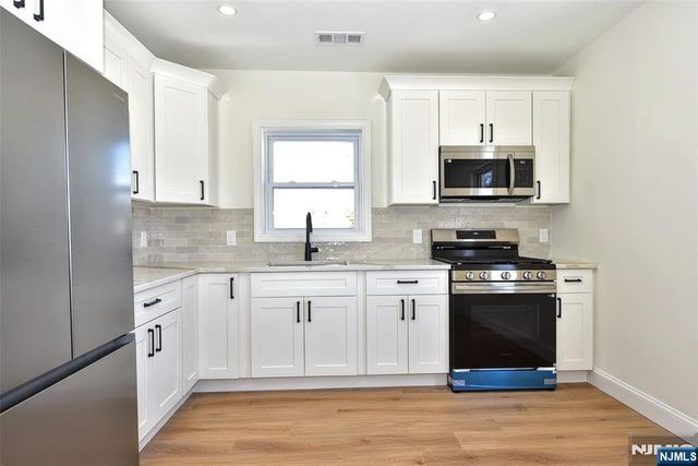 383 Lafayette Avenue 2nd floor, Hawthorne, NJ 07506