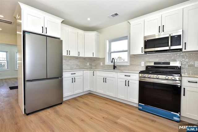 383 Lafayette Avenue 2nd floor, Hawthorne, NJ 07506