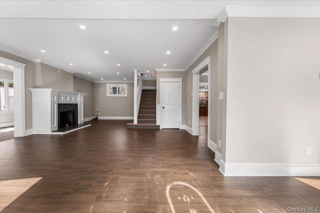 348 Mulry Lane, Lawrence, NY 11559