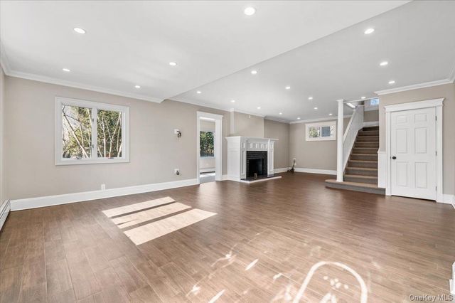 348 Mulry Lane, Lawrence, NY 11559