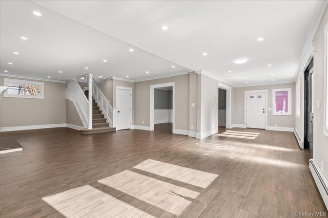 348 Mulry Lane, Lawrence, NY 11559