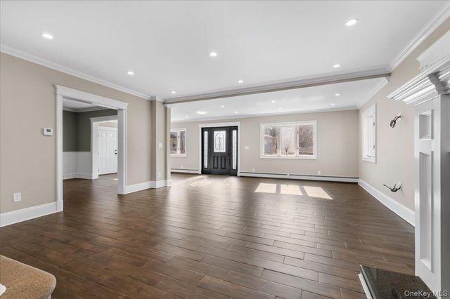 348 Mulry Lane, Lawrence, NY 11559