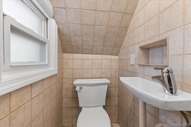 348 Mulry Lane, Lawrence, NY 11559