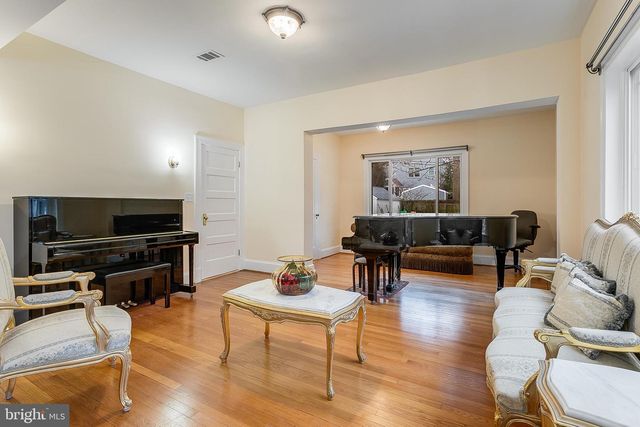 4604 NOTTINGHAM DR, Chevy Chase, MD 20815