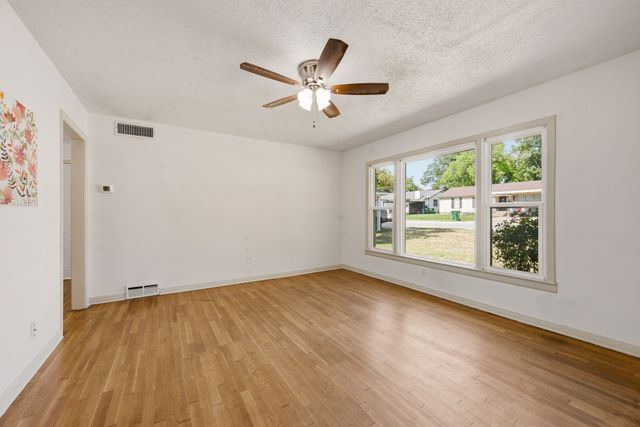 3608 Katrine Street, Haltom City, TX 76117