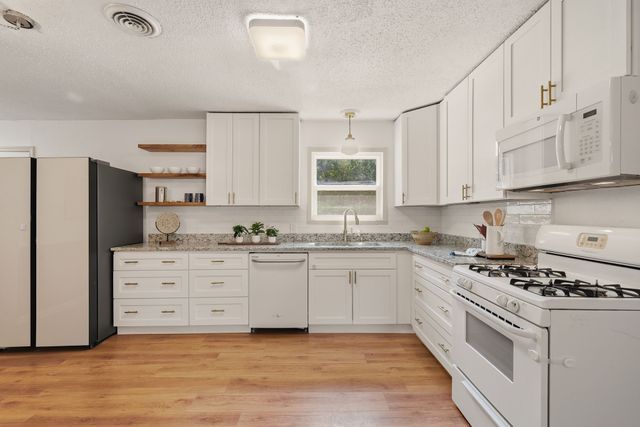 3608 Katrine Street, Haltom City, TX 76117