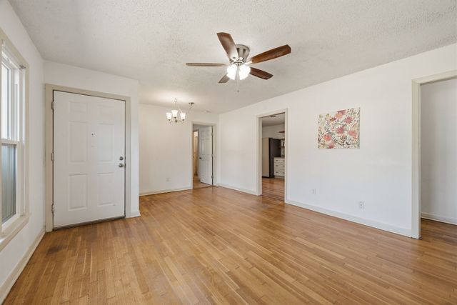 3608 Katrine Street, Haltom City, TX 76117