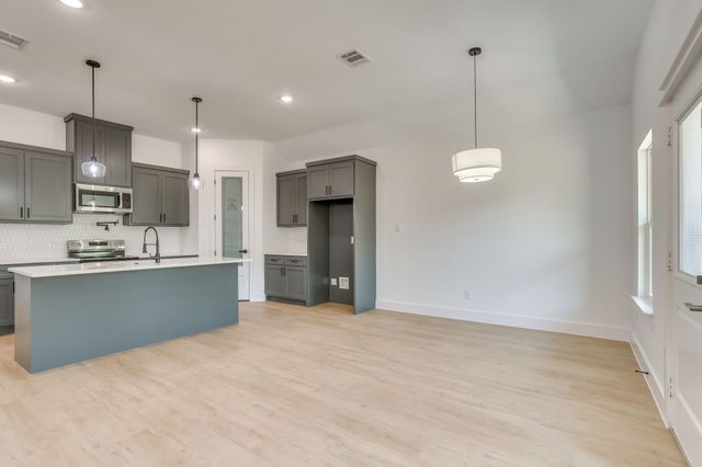 5225 Humbert Avenue, Fort Worth, TX 76107