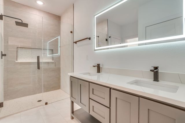 5225 Humbert Avenue, Fort Worth, TX 76107