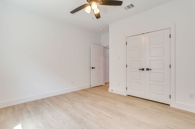 5225 Humbert Avenue, Fort Worth, TX 76107