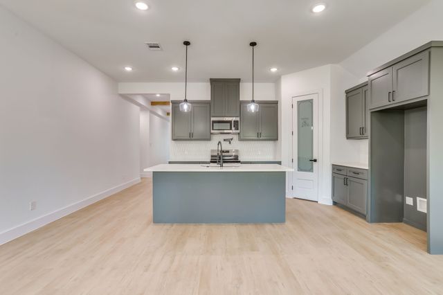 5225 Humbert Avenue, Fort Worth, TX 76107