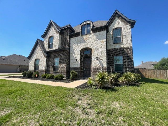 321 Equestrian Drive, Waxahachie, TX 75165