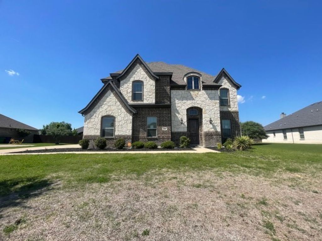321 Equestrian Drive, Waxahachie, TX 75165