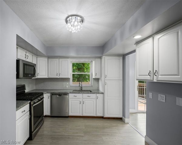 122 Oak Drive, Parkersburg, WV 26104