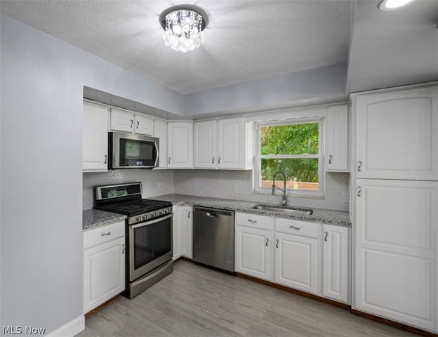 122 Oak Drive, Parkersburg, WV 26104