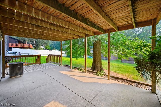 122 Oak Drive, Parkersburg, WV 26104