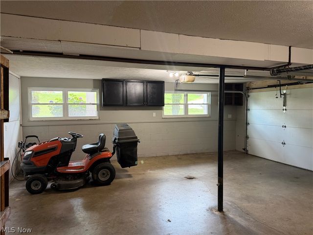 122 Oak Drive, Parkersburg, WV 26104