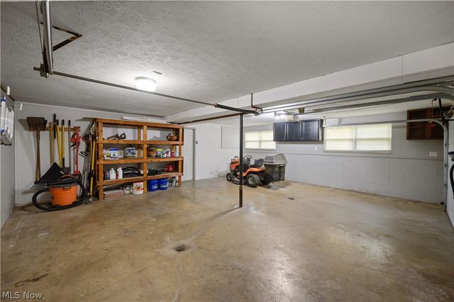 122 Oak Drive, Parkersburg, WV 26104