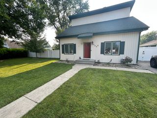 354 Millard Avenue, Crystal Lake, IL 60014