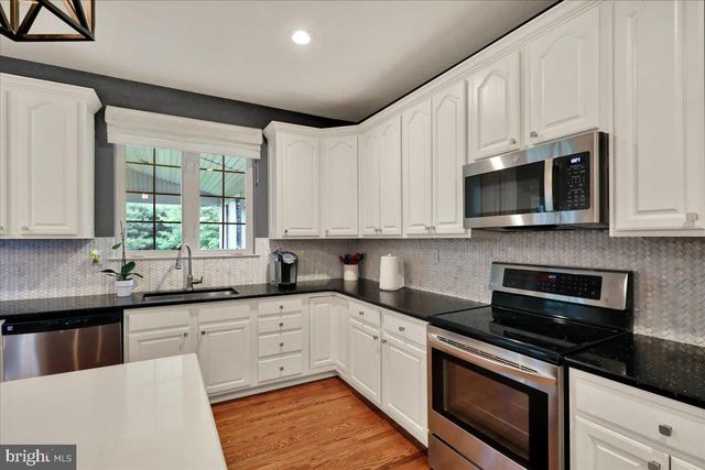 4 ASHBRIDGE CT, Collegeville, PA 19426