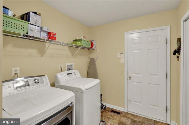 4 ASHBRIDGE CT, Collegeville, PA 19426