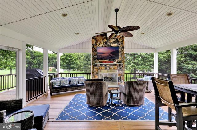 4 ASHBRIDGE CT, Collegeville, PA 19426