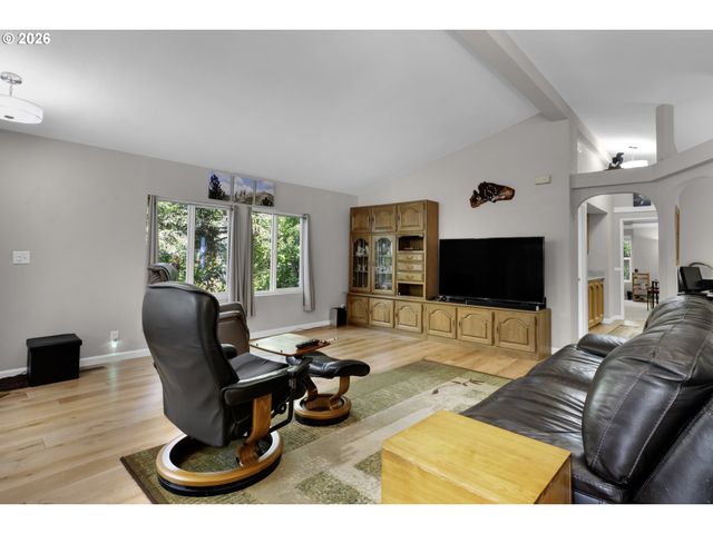 495 SHERWOOD Loop, Florence, OR 97439