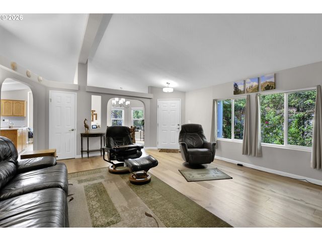 495 SHERWOOD Loop, Florence, OR 97439