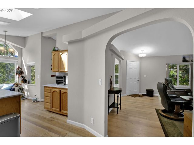 495 SHERWOOD Loop, Florence, OR 97439