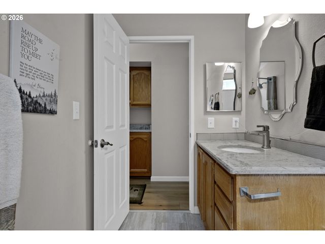 495 SHERWOOD Loop, Florence, OR 97439