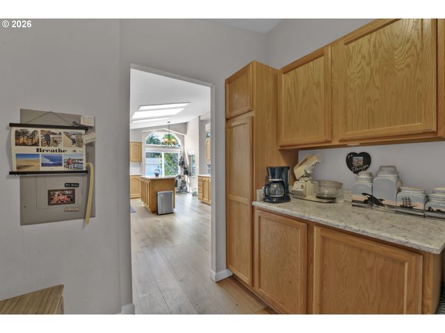 495 SHERWOOD Loop, Florence, OR 97439