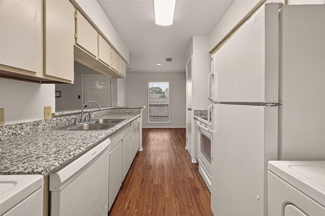 15534 Zabolio Drive 246, Houston, TX 77598