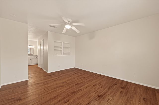 15534 Zabolio Drive 246, Houston, TX 77598