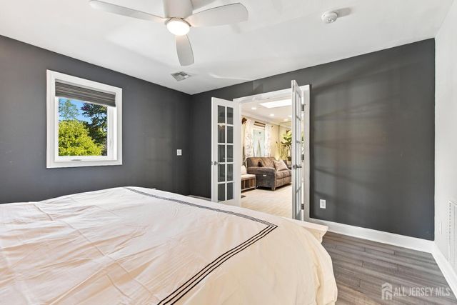 12 E Knollwood Road, Edison, NJ 08817