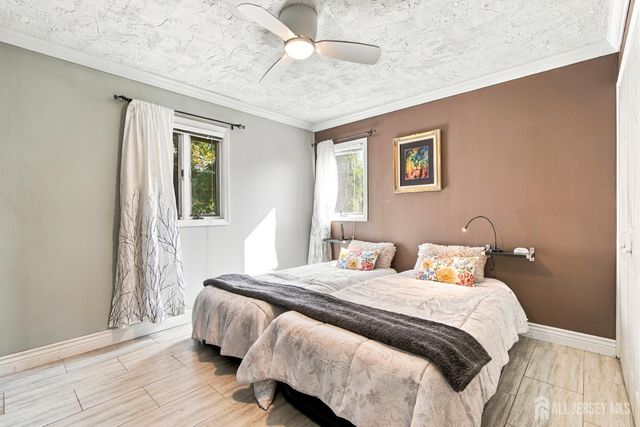 12 E Knollwood Road, Edison, NJ 08817