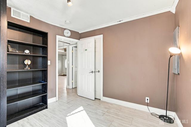 12 E Knollwood Road, Edison, NJ 08817