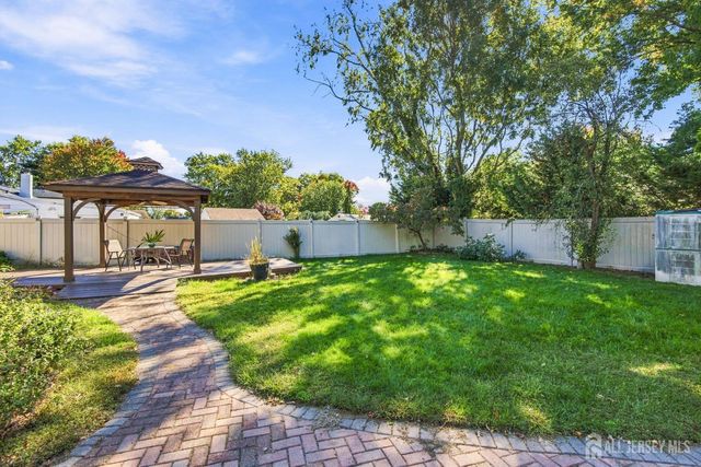 12 E Knollwood Road, Edison, NJ 08817