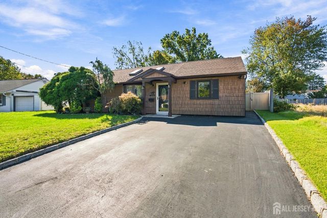 12 E Knollwood Road, Edison, NJ 08817