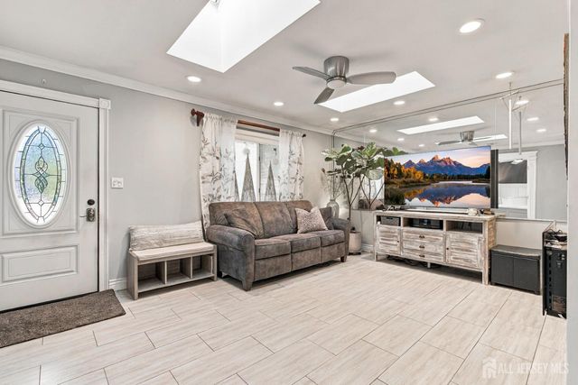 12 E Knollwood Road, Edison, NJ 08817
