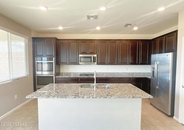 17413 S Ridgerunner Drive, Vail, AZ 85641