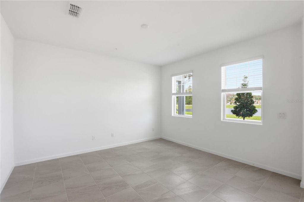Image 8 of property listing at 10035 GAZEBO ALLEY, Orlando, FL 32832